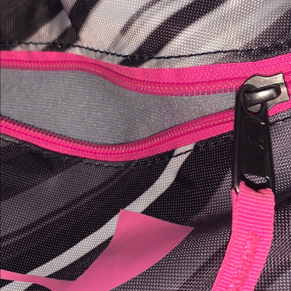 Under armour pull string backpack - Picture 3 of 5